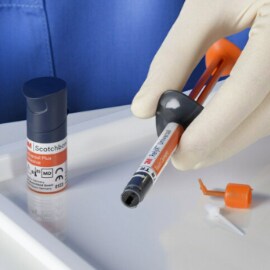 Cimento de resina 3M RelyX Universal e adesivo 3M Scotchbond Universal Plus