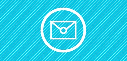 Ícone circular branco de um envelope selado sobre um fundo turquesa.
